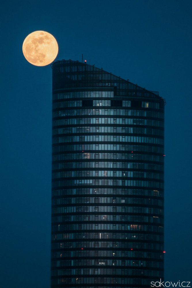 Pełnia Skytower